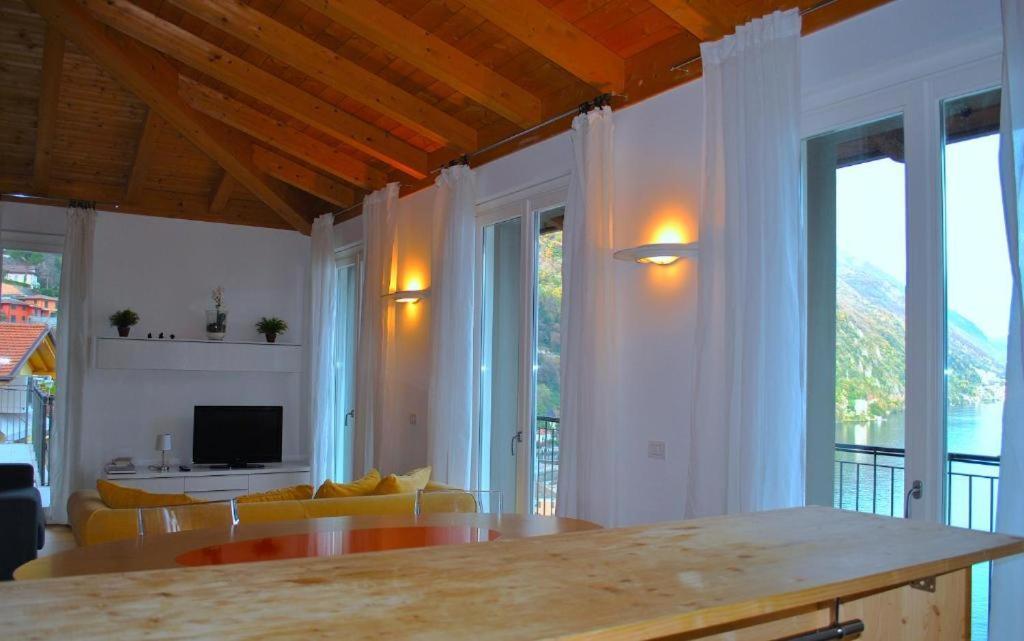 Luxury Attico With Big Terrace * Argegno