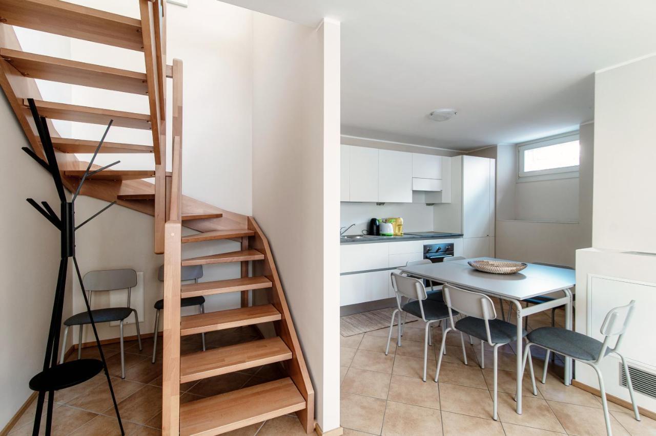 Sky Attic 72 - The House Of Travelers * Como