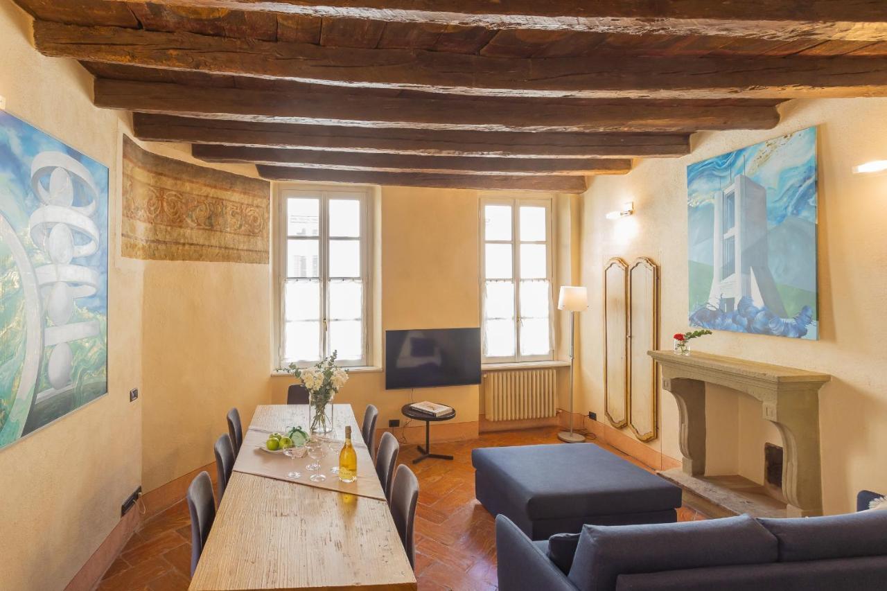 Apartment Antiche Mura By Rent Como