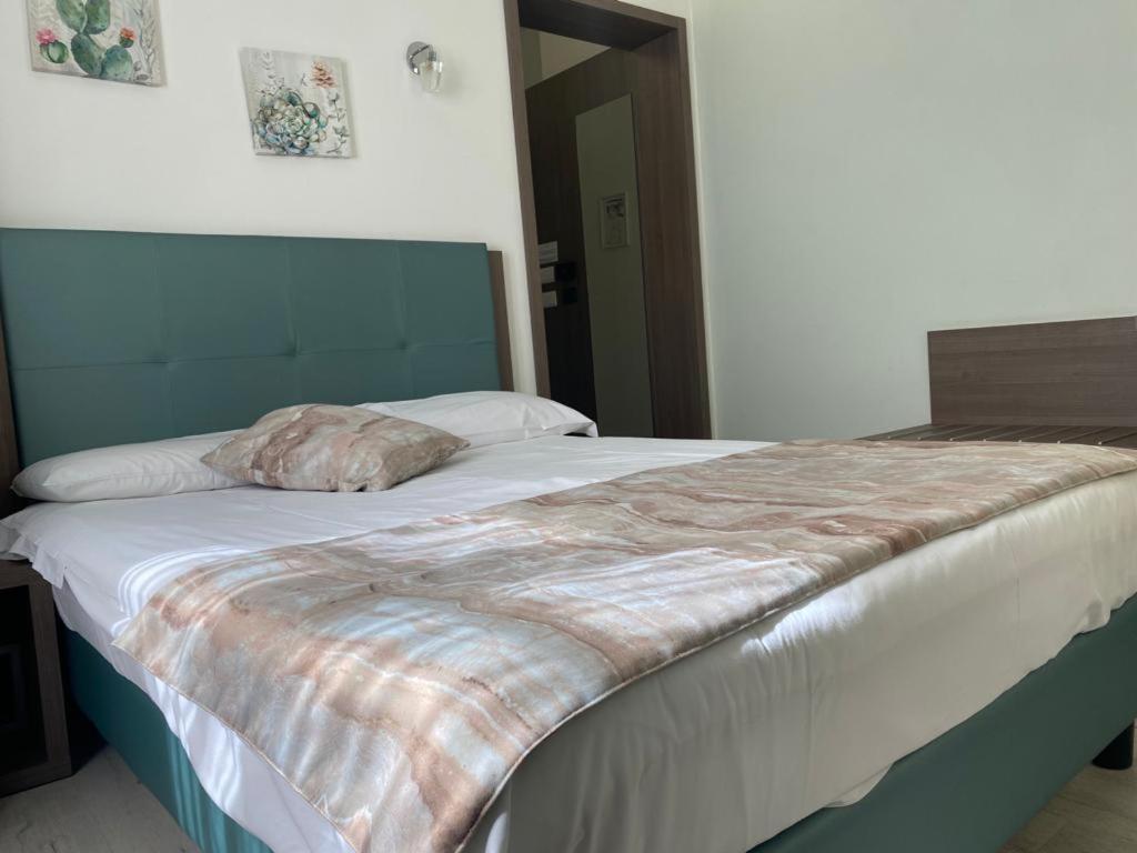 Hotel Di 4*