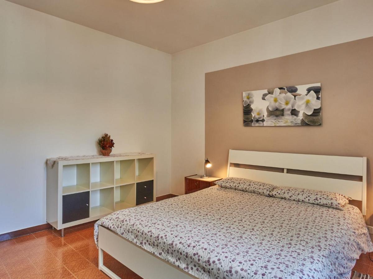 Simoni - Gla107 By Interhome *