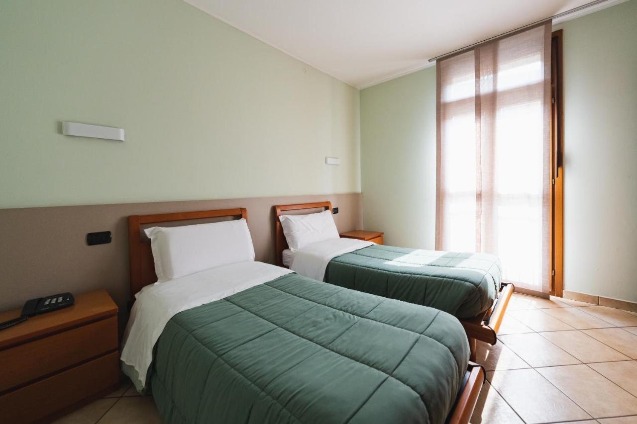 Parini Hotel