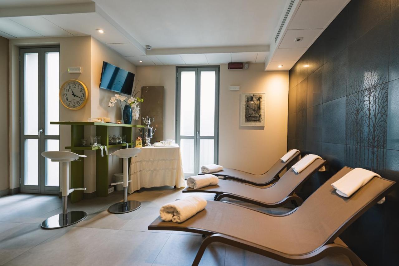 Parini Hotel Hotel
