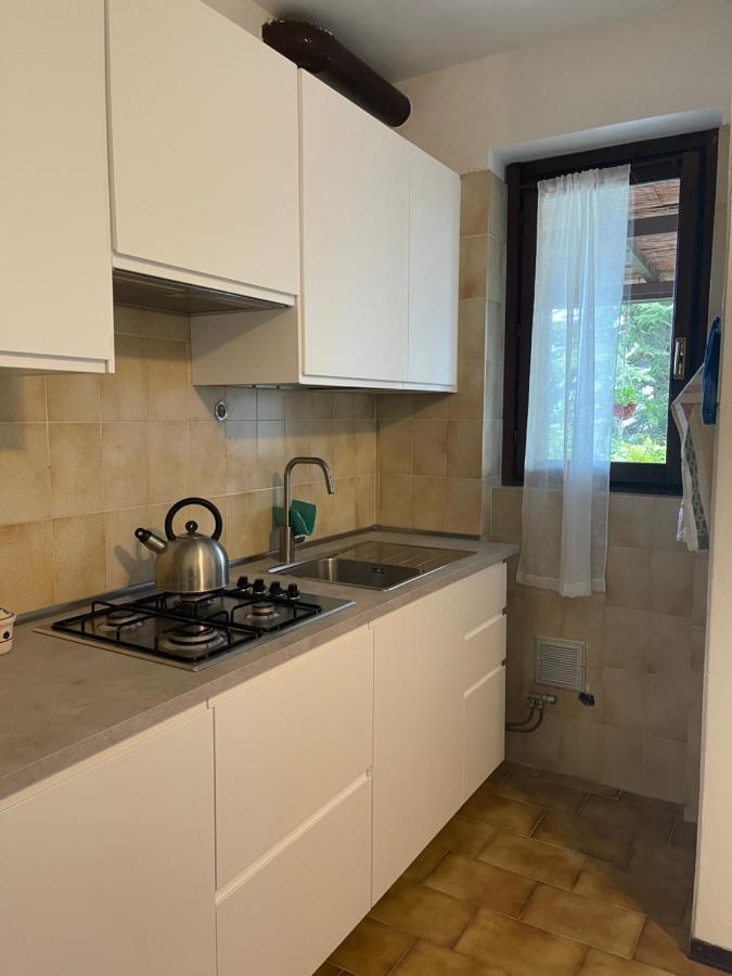Lallas With Garden And Lake View Apartment
