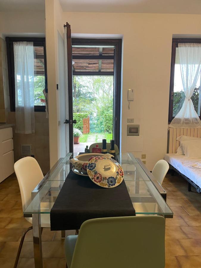 Lallas With Garden And Lake View Apartment *