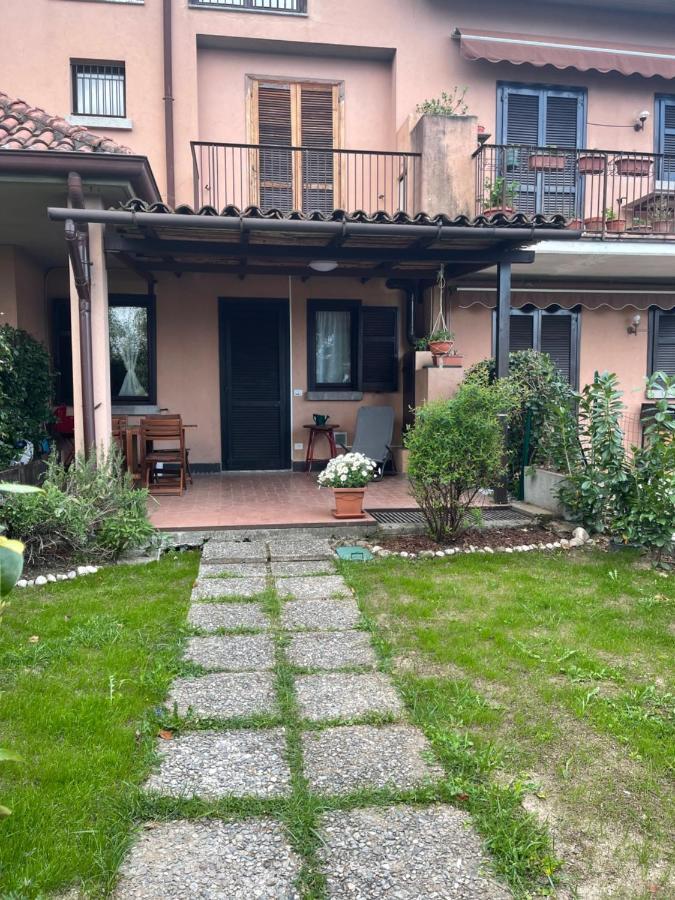 Lallas With Garden And Lake View Apartment Varenna