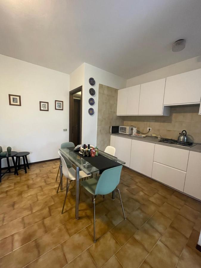 Lallas With Garden And Lake View *