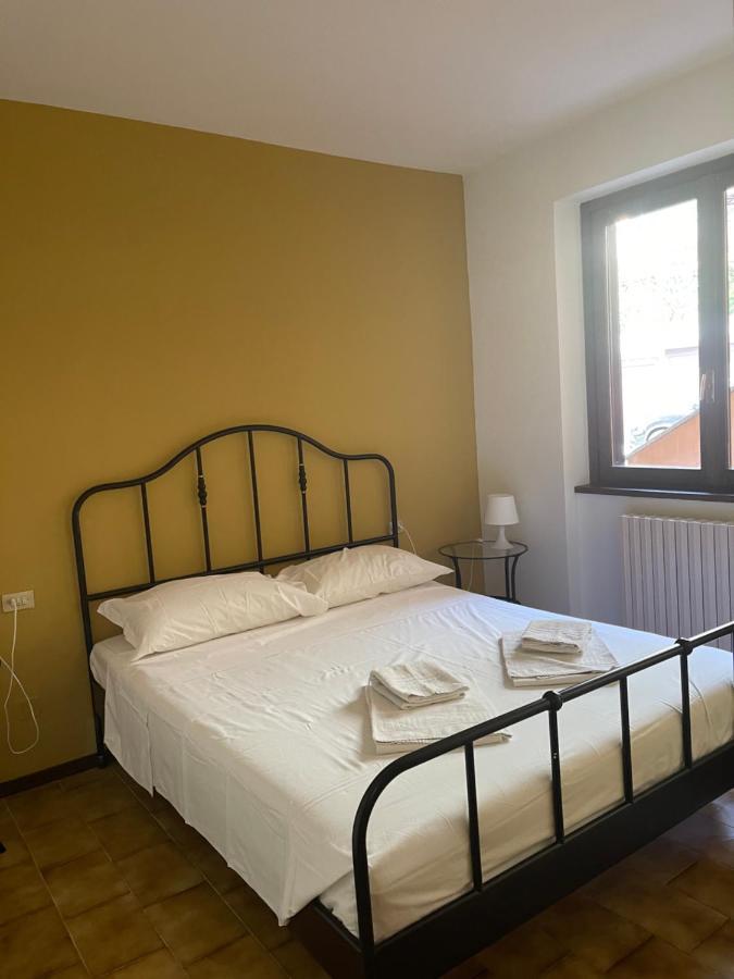 Lallas With Garden And Lake View Apartment