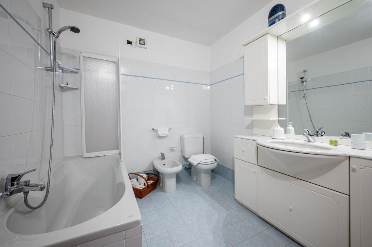 With Bicycle Storage In - Larihome A24 * Dongo