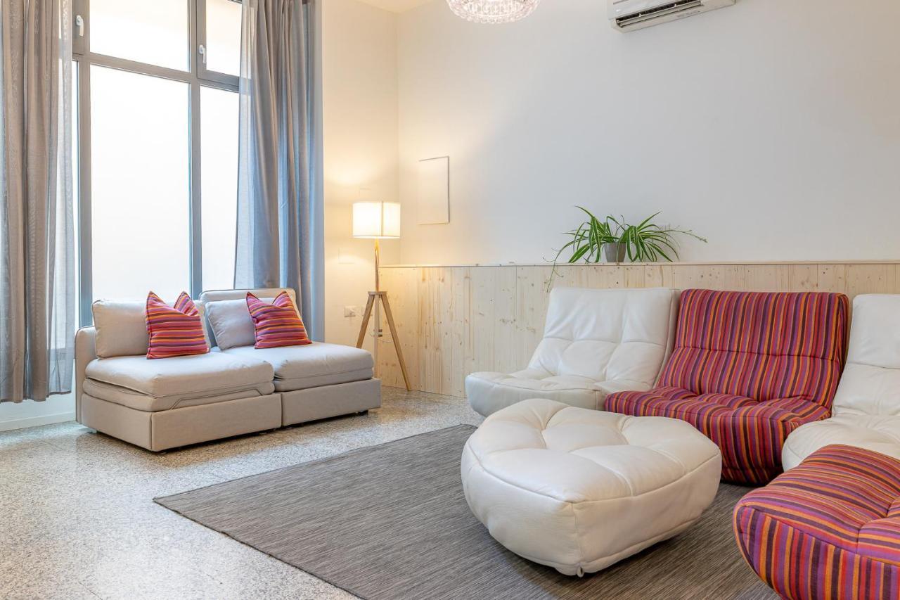 Moderno Loft A Due Passi Dal Lago Apartment