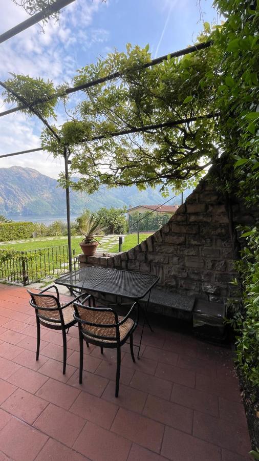 View, Swimming Pool, Tennis Court And Private Parking Holiday home Mezzegra