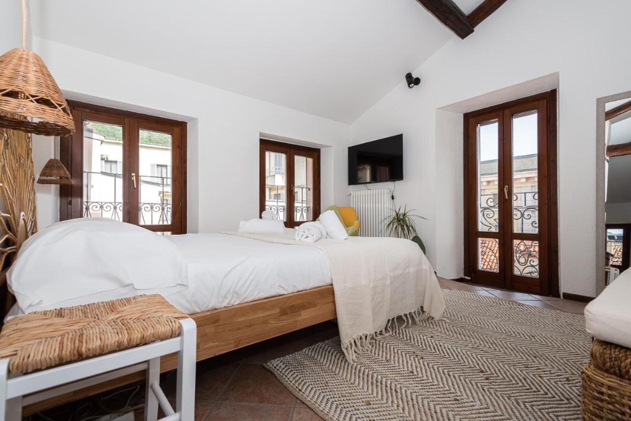 Cozy Studio In Old Town Apartment *