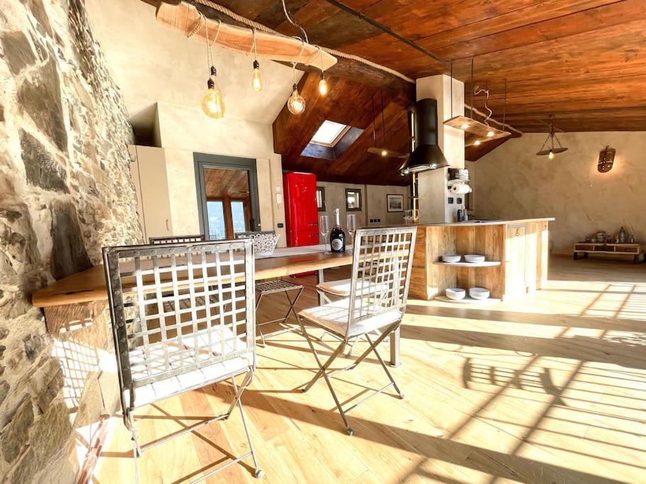 Romantic Stone With Amazing View Of And Oleandra Holiday home Laglio