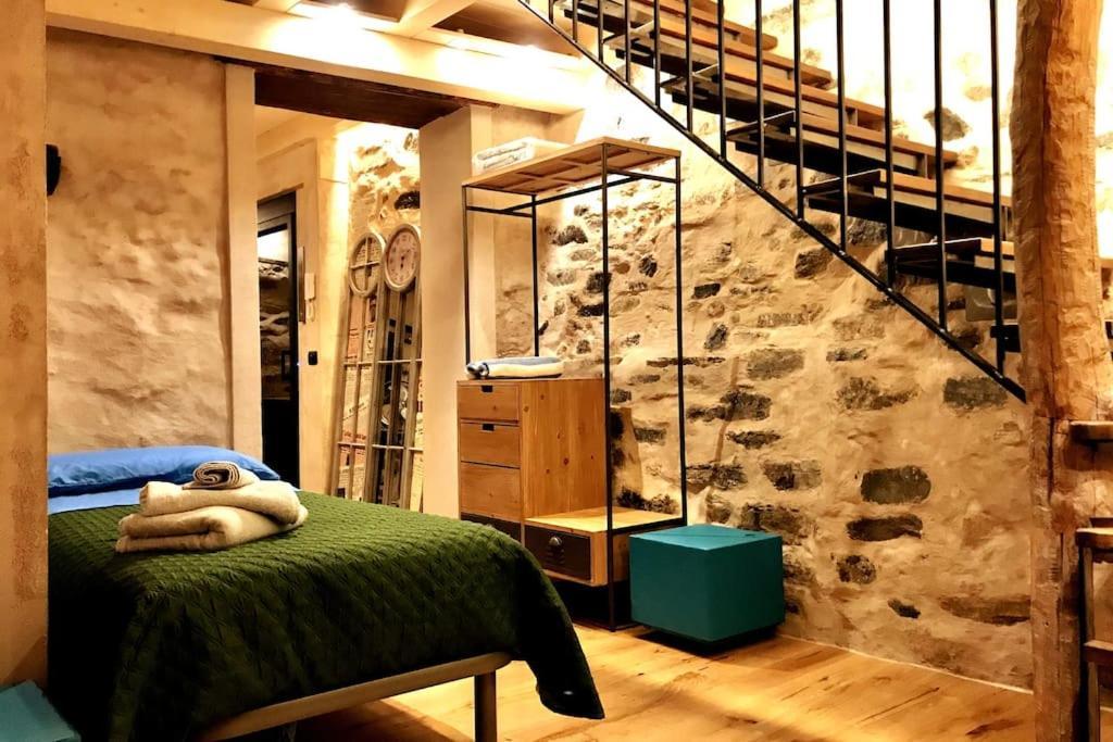 Holiday home Romantic Stone With Amazing View Of And Oleandra