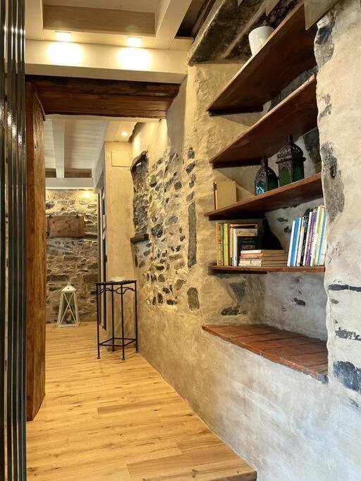 Holiday home Romantic Stone With Amazing View Of And Oleandra Laglio