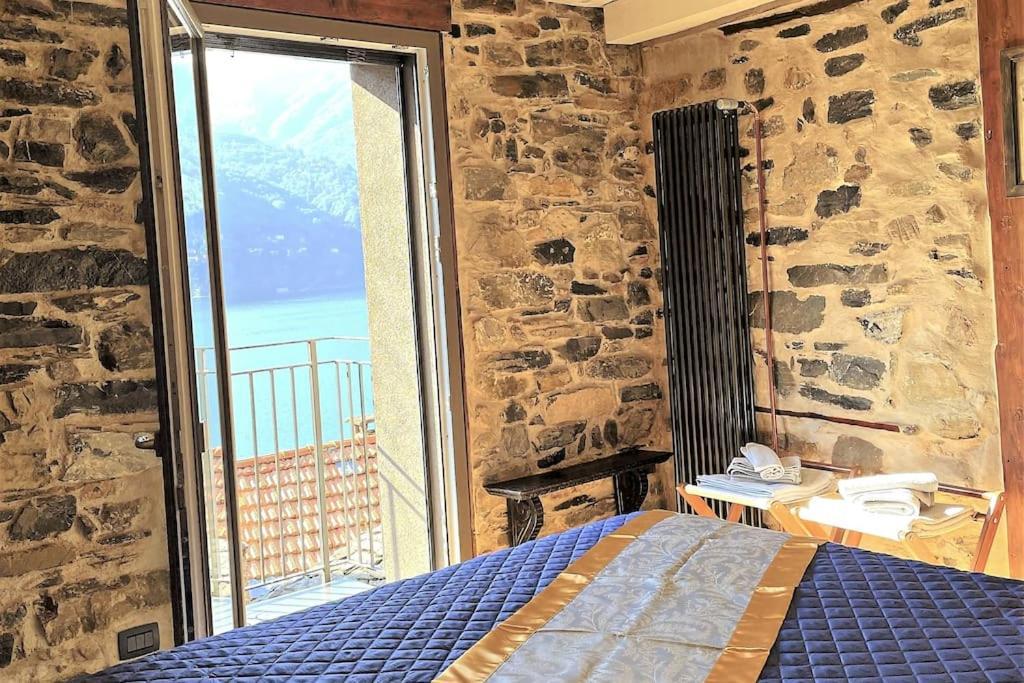 Holiday home Romantic Stone With Amazing View Of And Oleandra Laglio