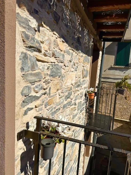 Romantic Stone With Amazing View Of And Oleandra * Laglio
