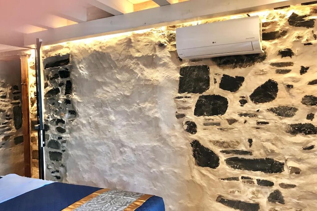 Romantic Stone With Amazing View Of And Oleandra Laglio