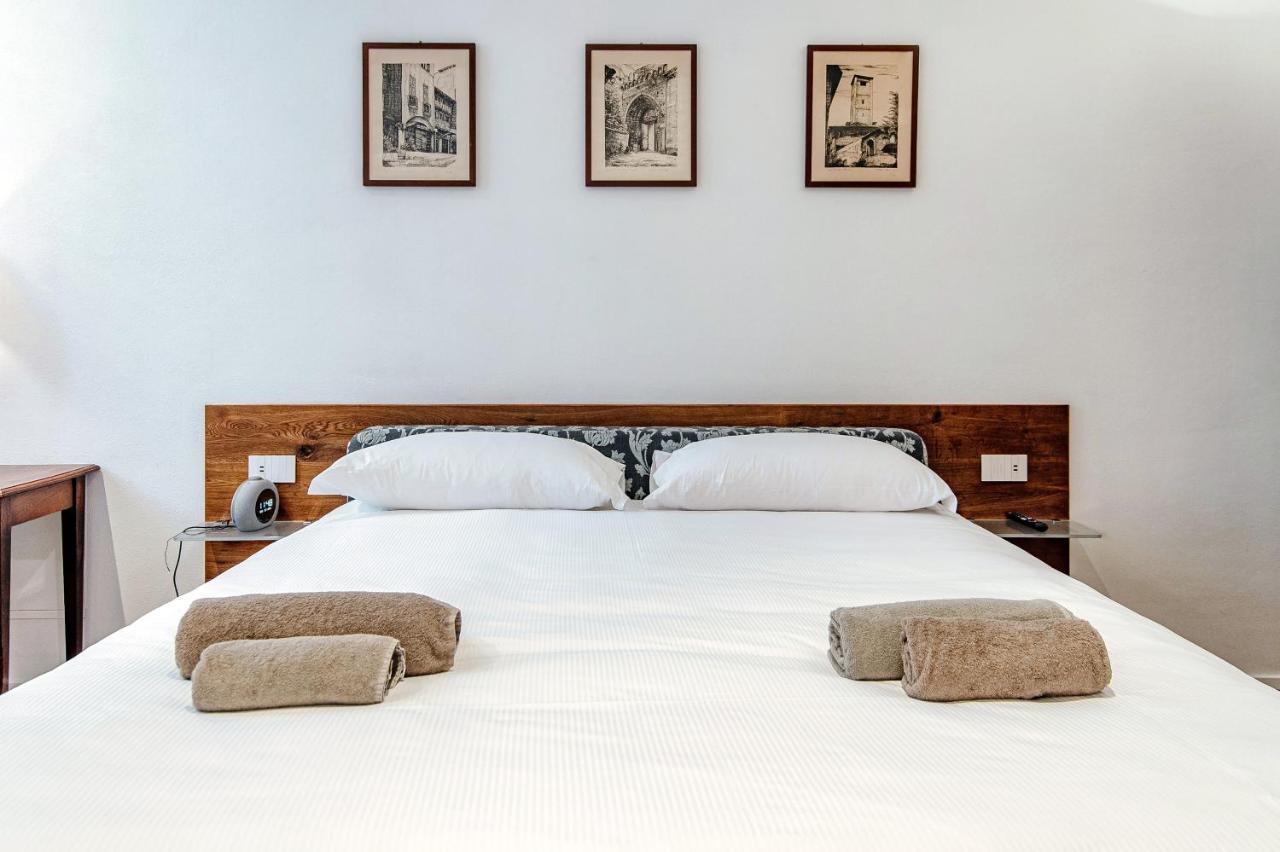 Lo Storico - The House Of Travelers Apartment
