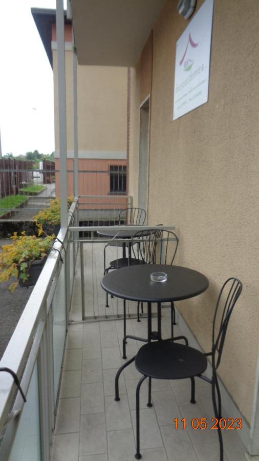 The Door In The And Parking Space * Garlate