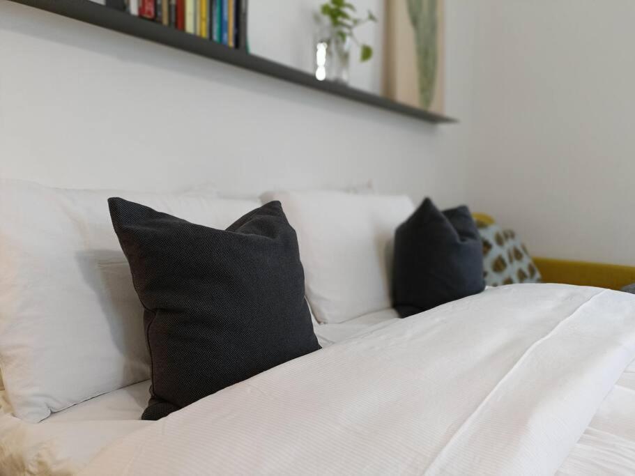 Apartment Stylish Flat Near Station And Center