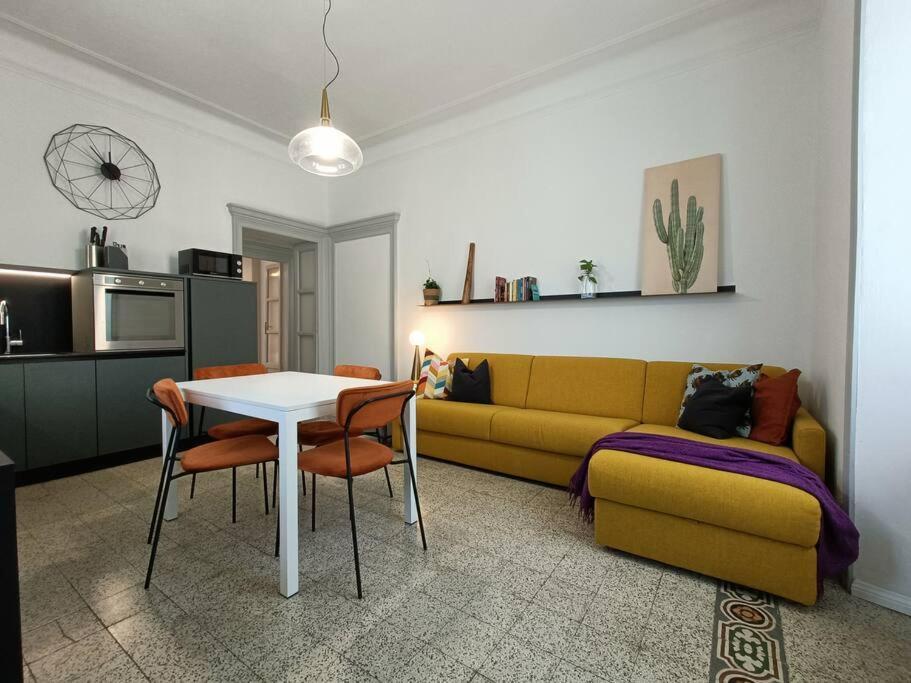 Stylish Flat Near Station And Center Apartment Como