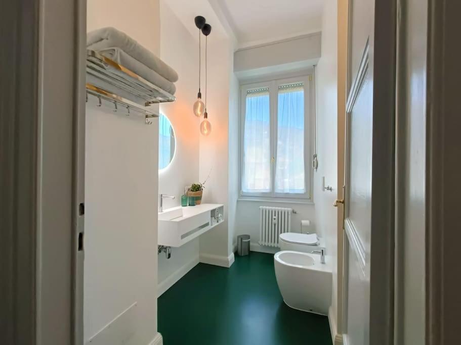 Stylish Flat Near Station And Center Apartment Como
