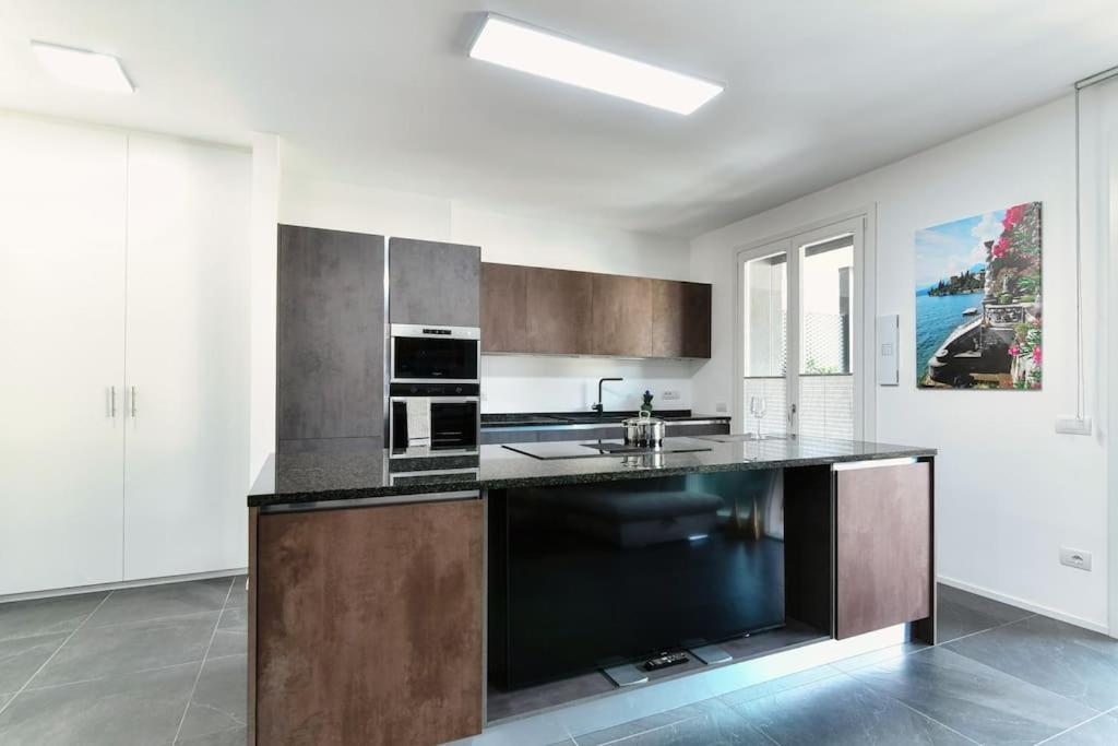 In Centro - By Myhomeincomo Apartment Como