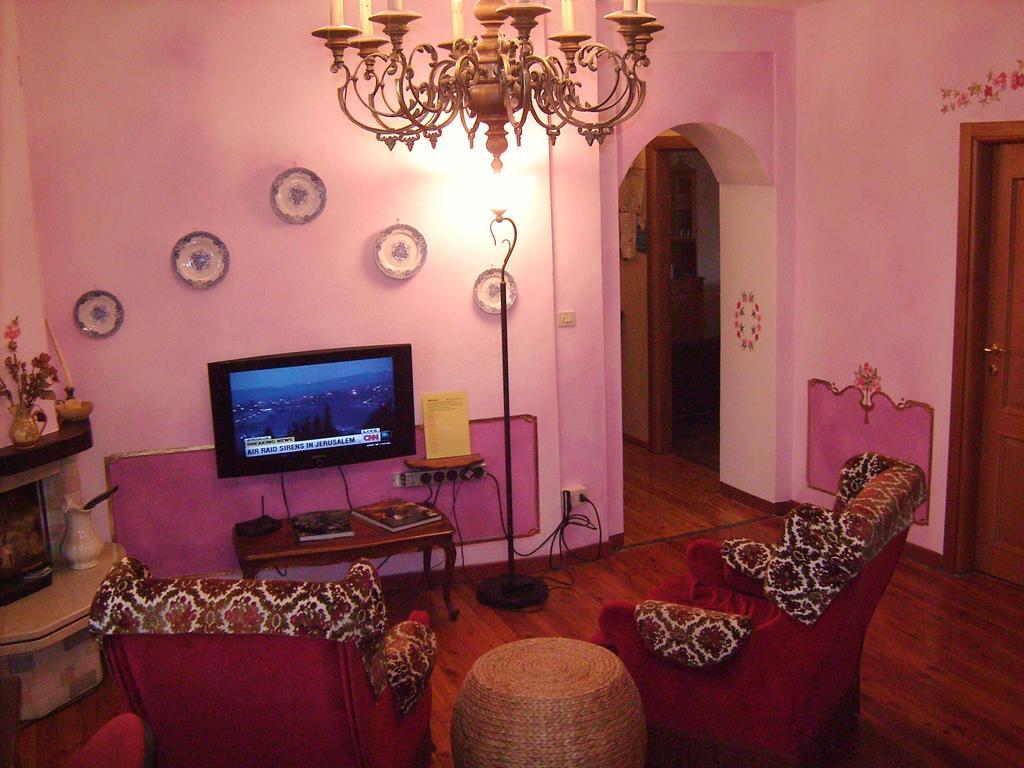 Charming Glicine And Azalea House Art And Colour With Lakeview * Cadenabbia