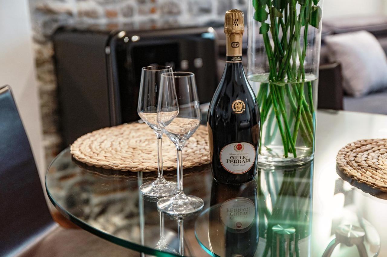 Lo Storico - The House Of Travelers Apartment *