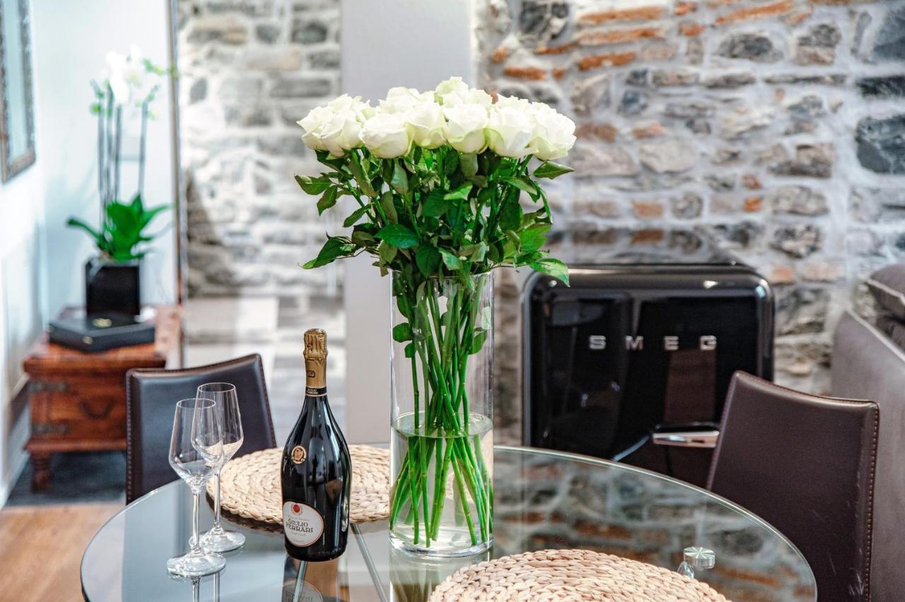 Lo Storico - The House Of Travelers Apartment Como