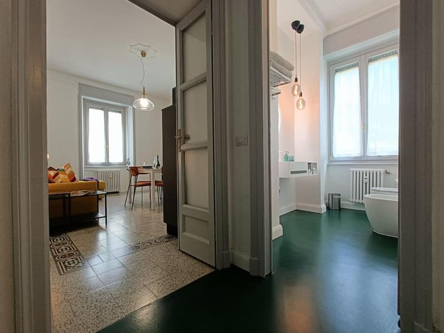 Apartment Stylish Flat Near Station And Center Como