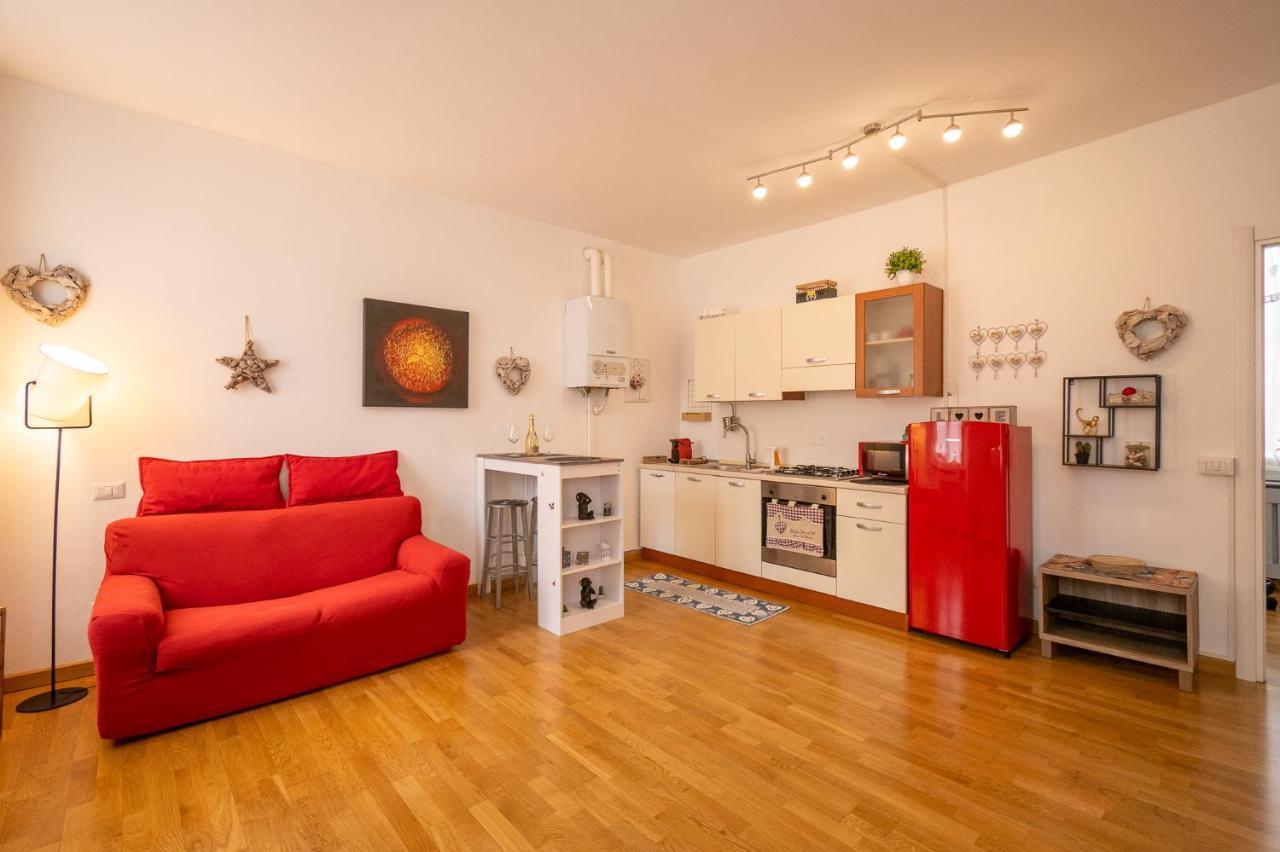 Portatorre Suite, A Charming In The Heart Of Como, Free Private Parking, Air Conditioning & More! *