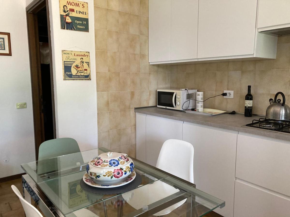 Lallas With Garden And Lake View Apartment *