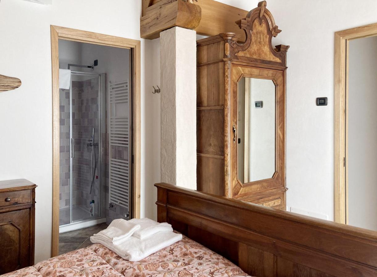 - Rustic Chic Retreat *