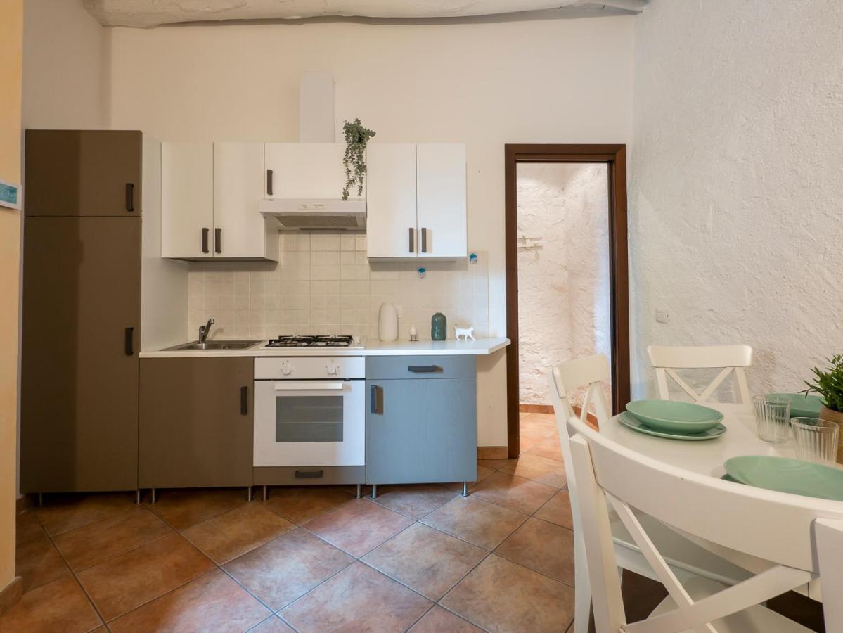 Apartment I Host -