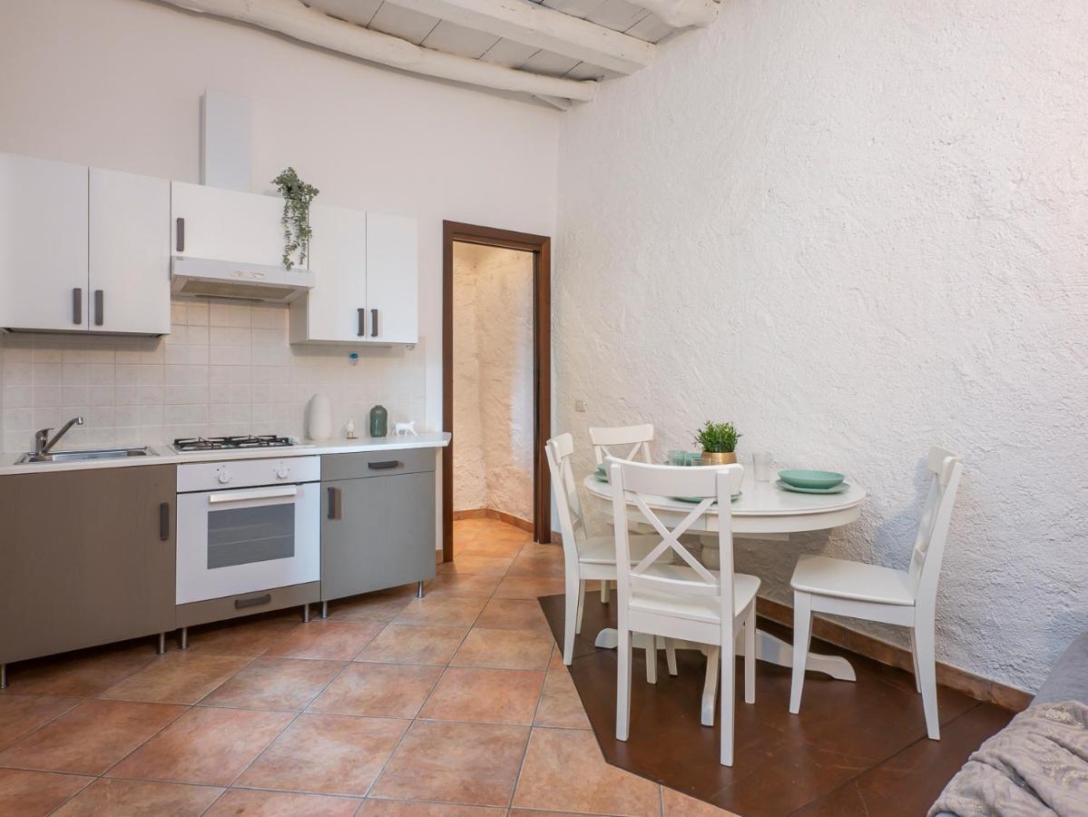 Apartment I Host - *