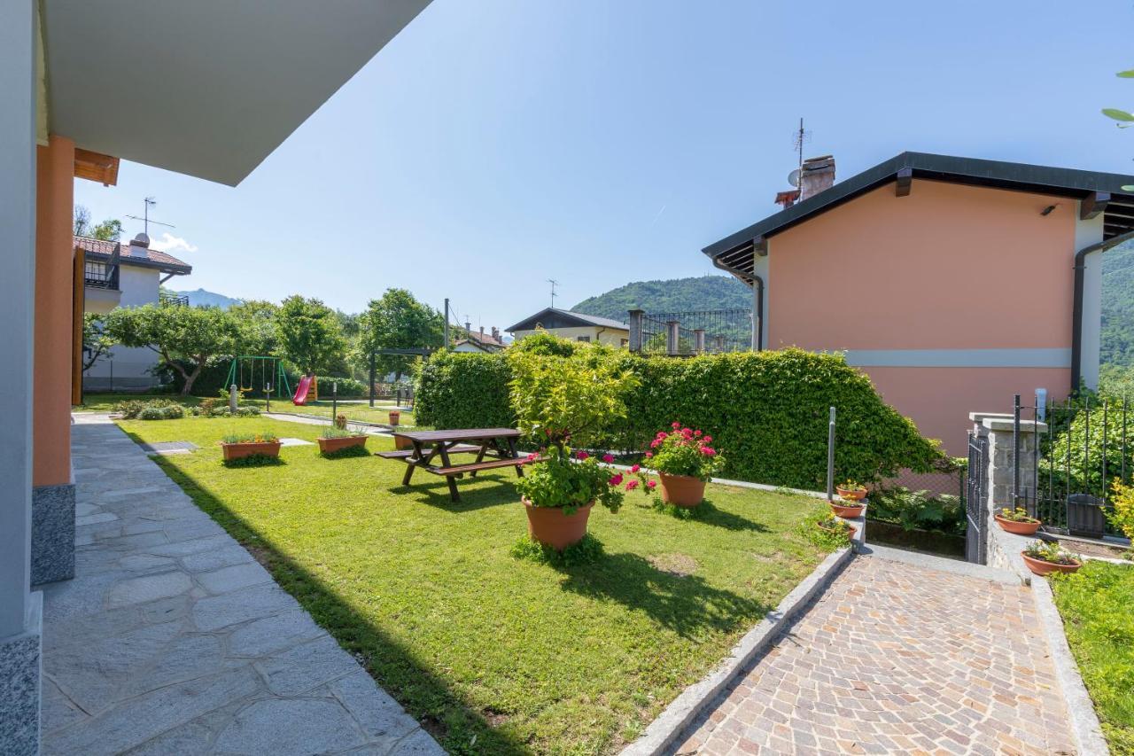 With Garden And Parking Apartment