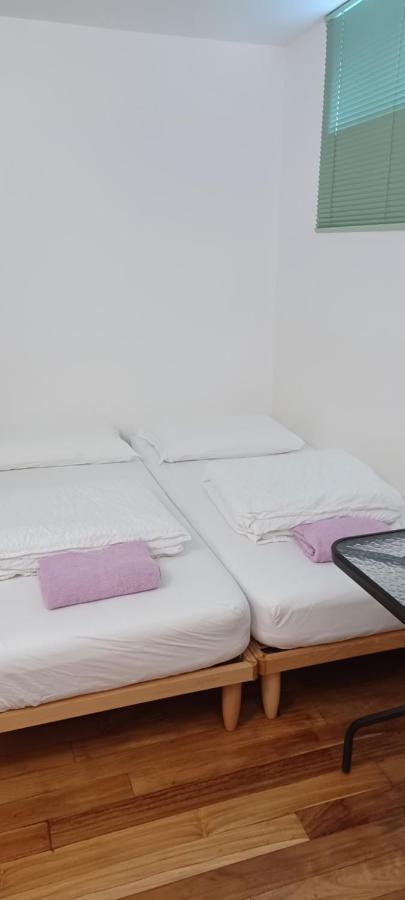 Bed & Breakfast 3 *
