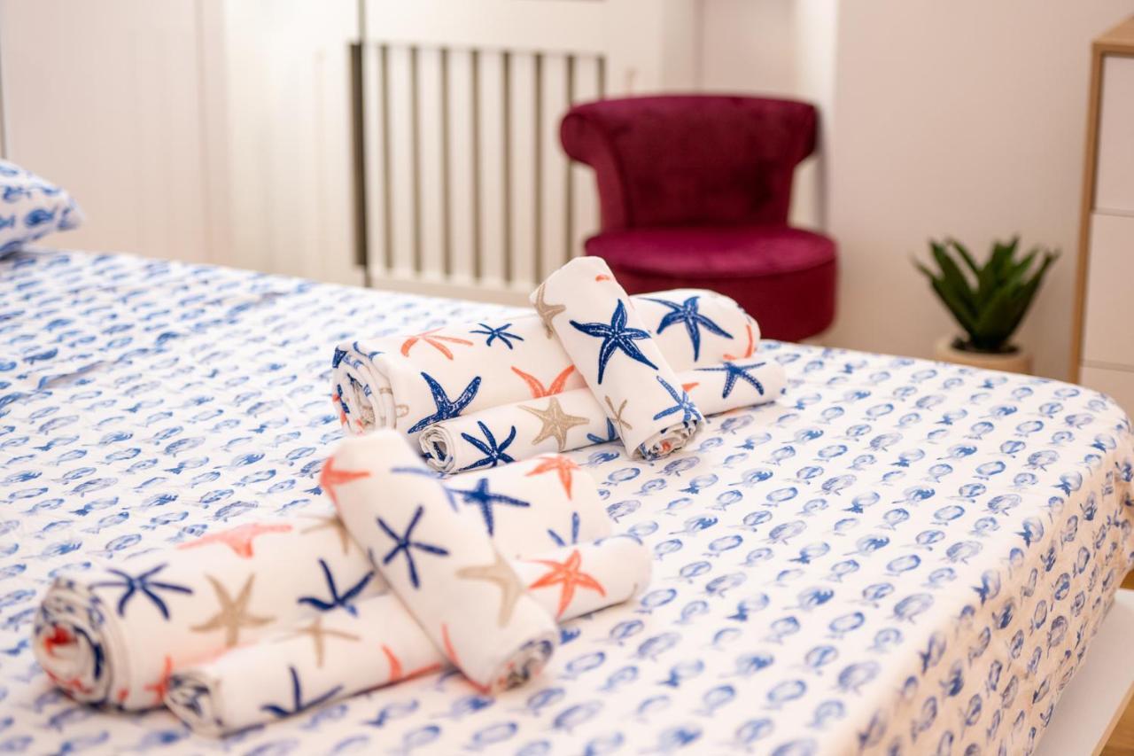 Apartment Portatorre Suite, A Charming In The Heart Of Como, Free Private Parking, Air Conditioning & More!