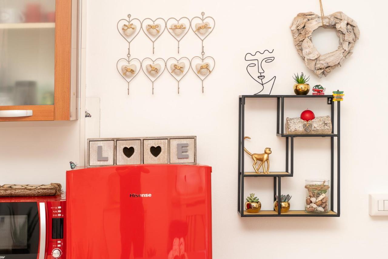 Apartment Portatorre Suite, A Charming In The Heart Of Como, Free Private Parking, Air Conditioning & More! *