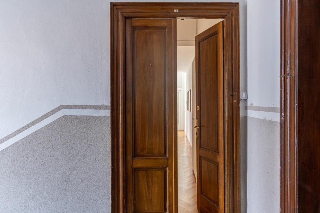 Design - Center Guest house Como