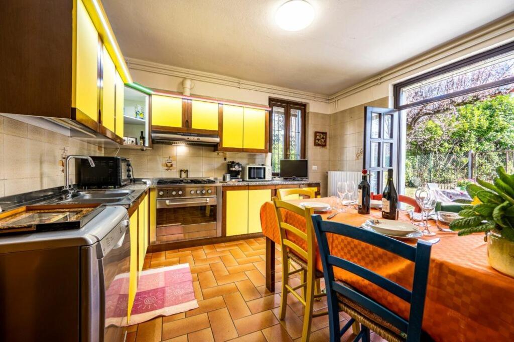 Ground Floor- Pet Friendly Stay-private Garden-parking-lake View - Bike Friendly House Colico
