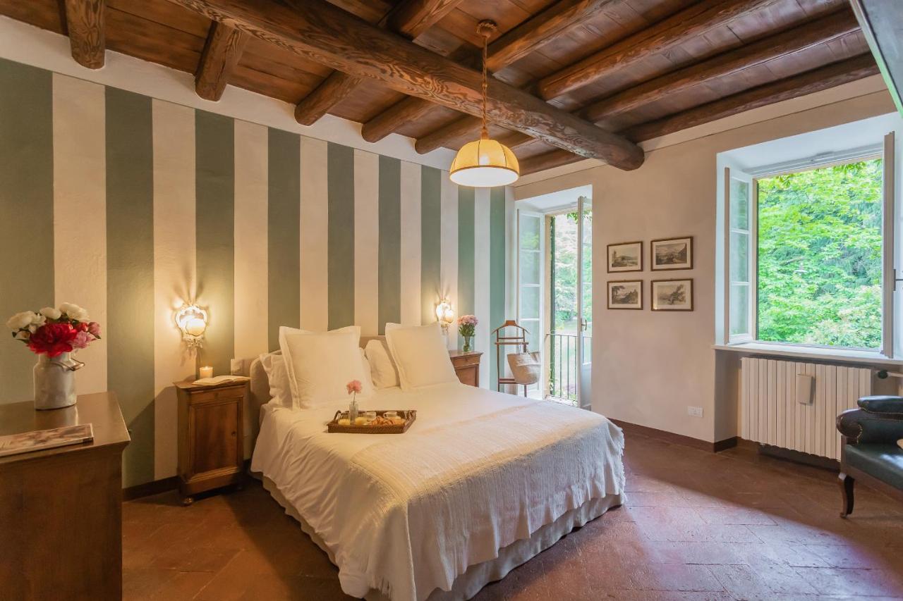 Riva With Pool & Garden By Rent All Como Villa