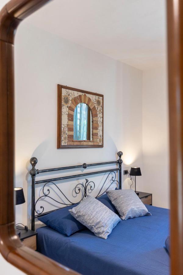 With Garden And Parking Apartment *