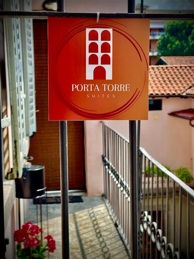 Portatorre Suite, A Charming In The Heart Of Como, Free Private Parking, Air Conditioning & More! Apartment