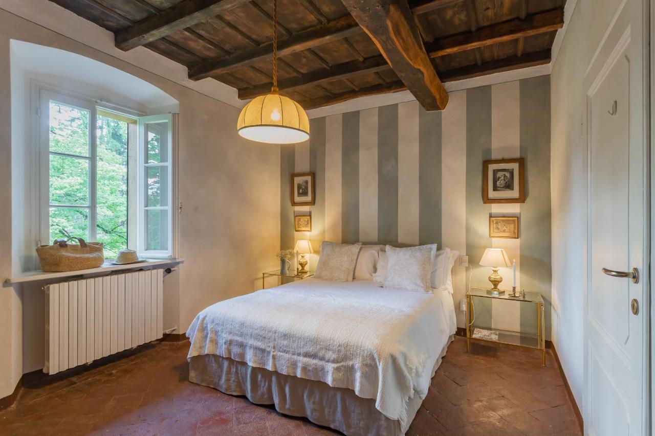 Riva With Pool & Garden By Rent All Como Villa *