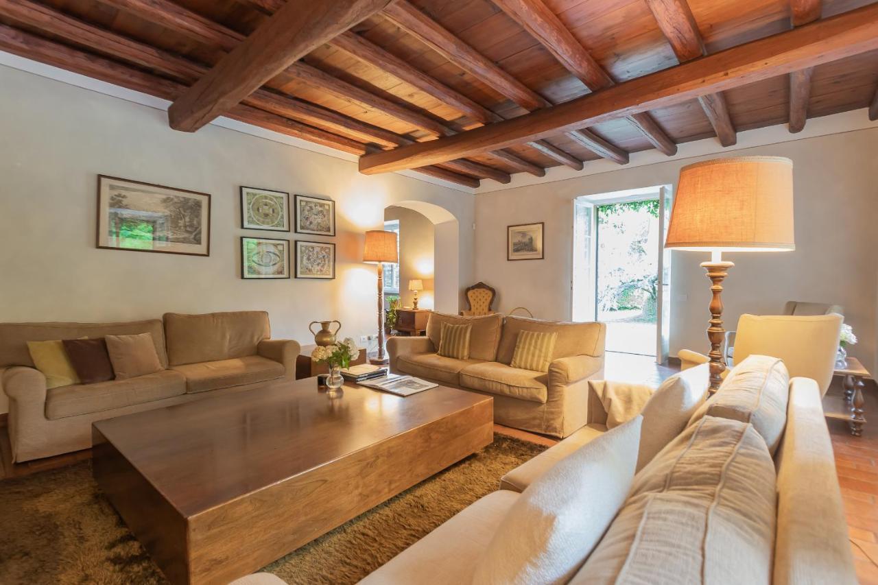 Riva With Pool & Garden By Rent All Como Villa *