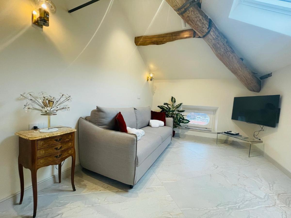 Skyview Apartment