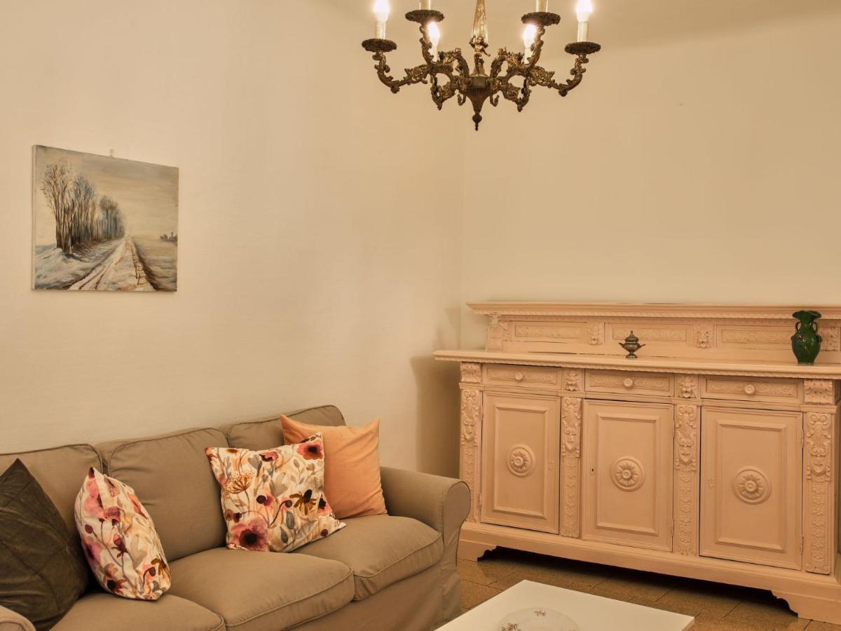 Clotilde By Interhome Camnago Volta